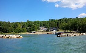 Bayshore Cottages Wiarton  Canada