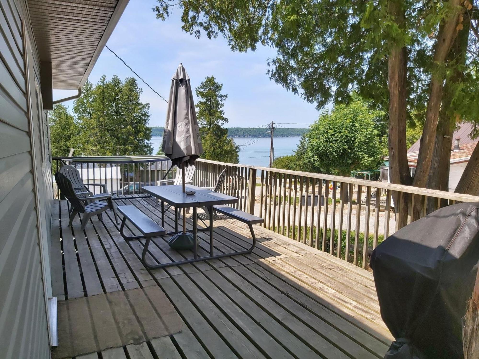 Bayshore Cottages Wiarton Room photo