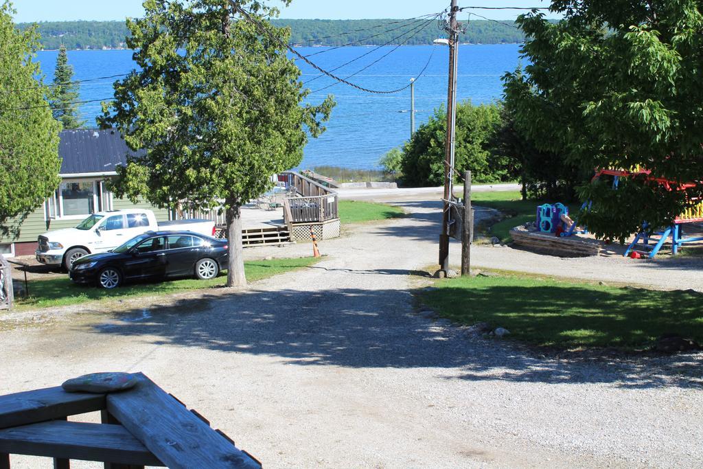 Bayshore Cottages Wiarton Room photo