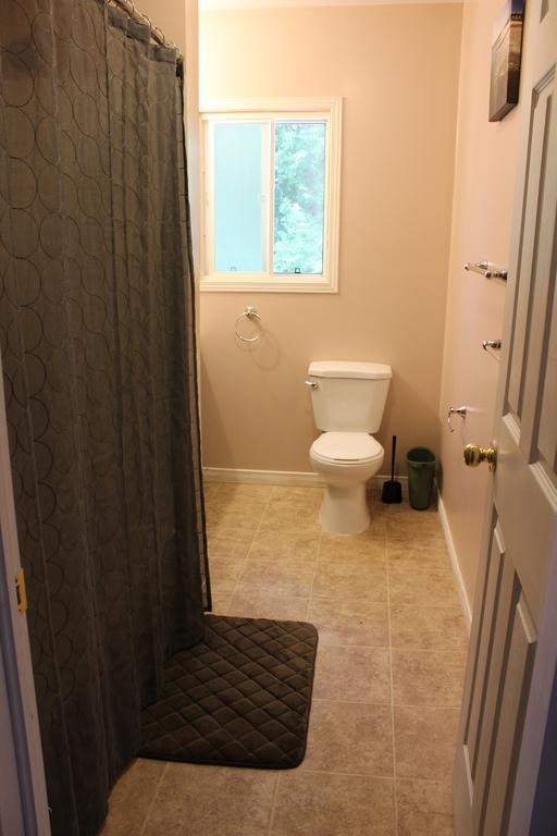 Bayshore Cottages Wiarton Room photo